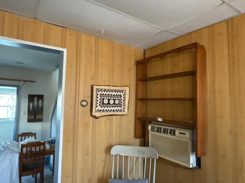 Building Photo - 53 Edgewater ave