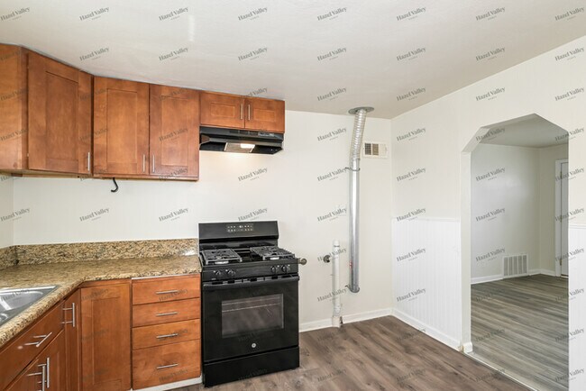 Building Photo - 9528 Ridge Ave