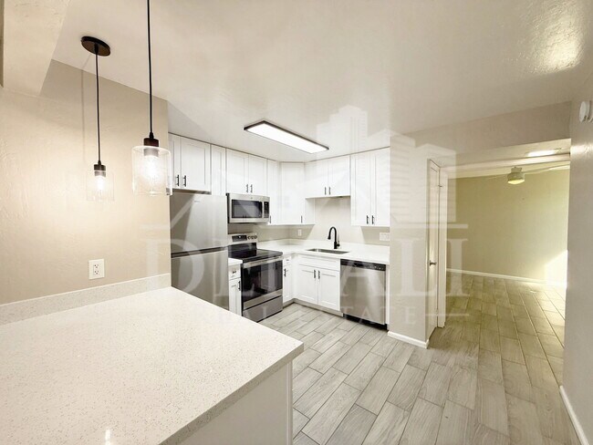 Building Photo - 4901 S Calle Los Cerros Dr