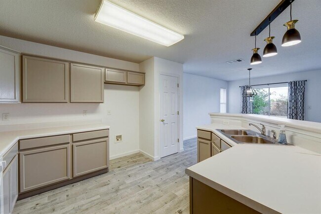 Building Photo - 234 Bastian Ln