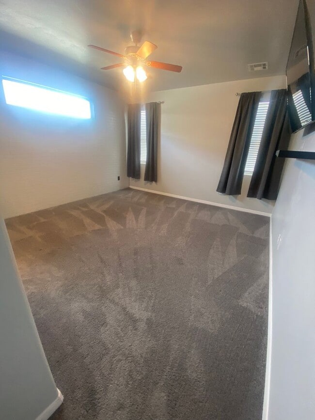 Building Photo - Beautiful Newer Home in Great Location