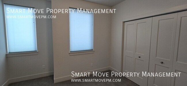 Building Photo - 3213 S Shadywood Way