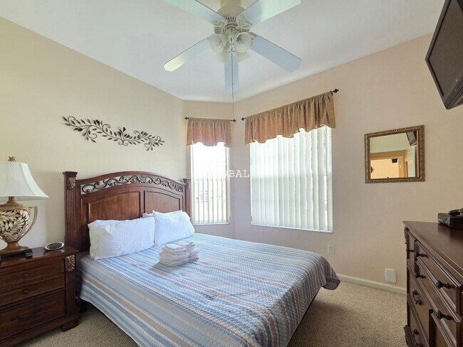 Building Photo - Spacious 3-bed, 2-bath Condo with Amenitie...