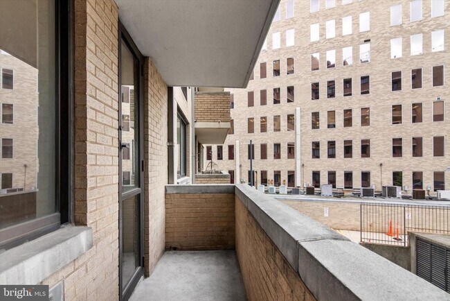 Building Photo - 1325 18th St NW