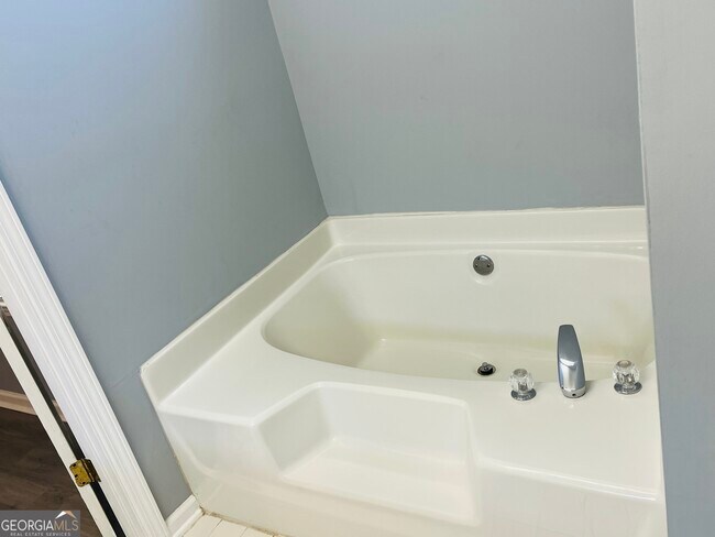 Building Photo - 405 Peeks Crossing Dr