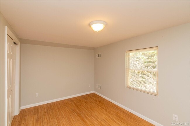 Building Photo - 797 Forest Glen Rd