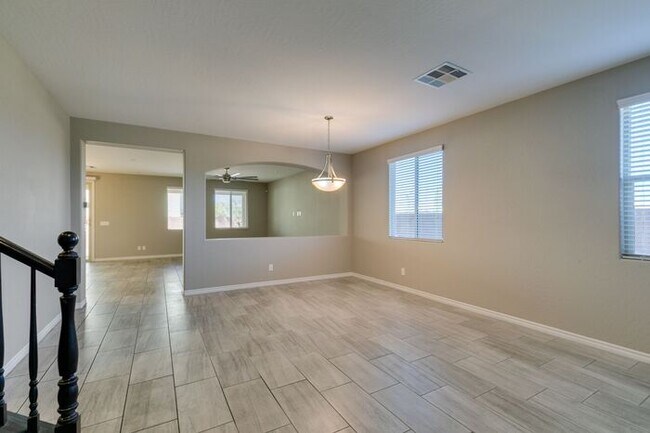 Building Photo - Beautiful Next-Gen Home with Private Entry Suite & Spacious Backyard * MOVE IN SPECIAL*