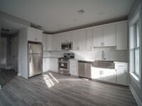 Building Photo - 143 London St