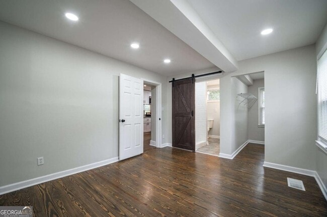 Building Photo - 2137 Delowe Dr