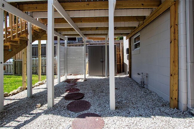 Building Photo - 9033 Midnight Pass Rd