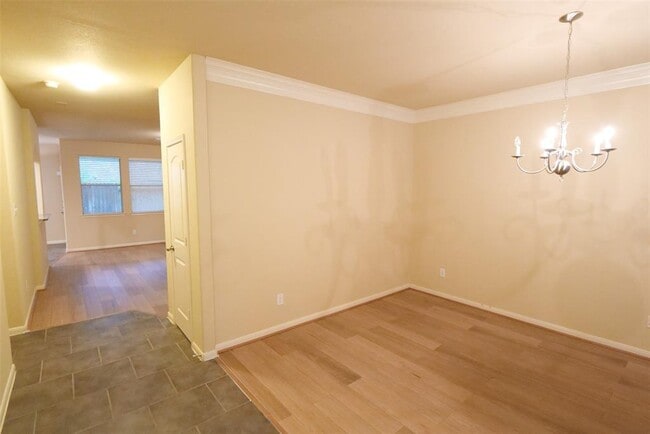 Building Photo - 26427 Longview Creek Dr