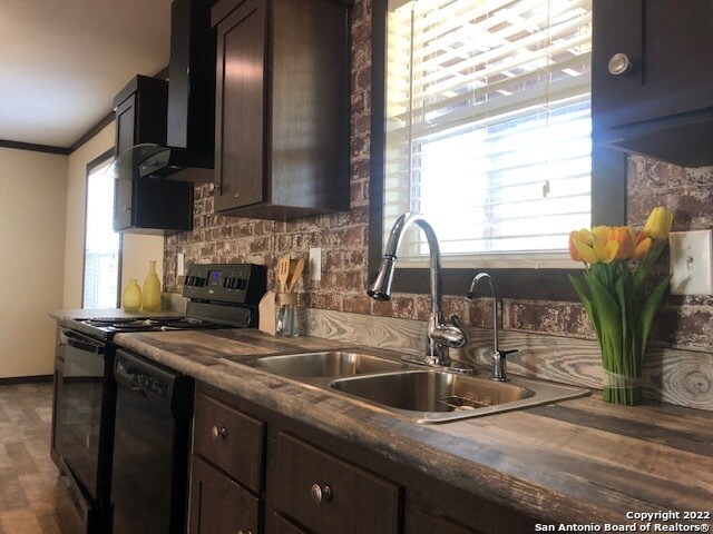 Building Photo - 833 CIMARRON-