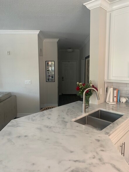 Kitchen - 2765 Via Cipriani St