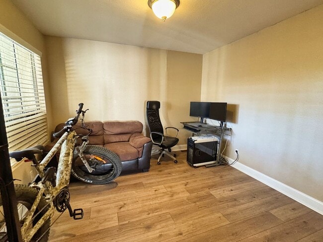 Building Photo - Beautiful and Bright 2-Bedroom Condo