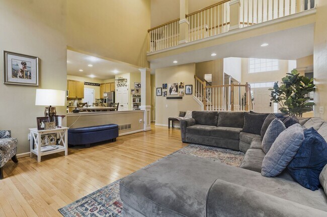 Building Photo - Located In Townsend Village