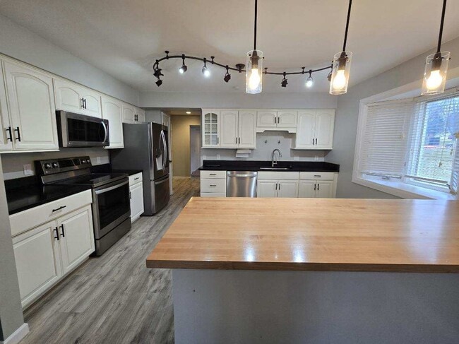 Building Photo - 5109 Coachman Rd