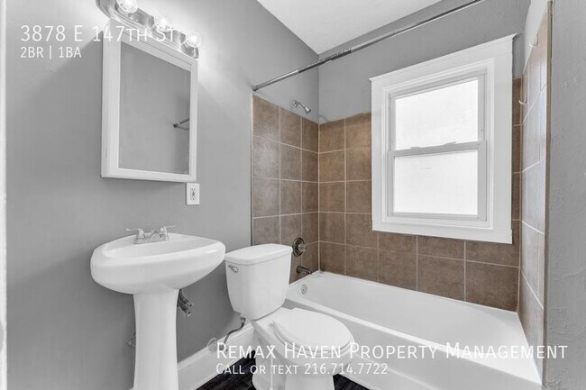 Building Photo - 3878 E 147 St #2/UP, Cleveland - 2 Bed 1 B...