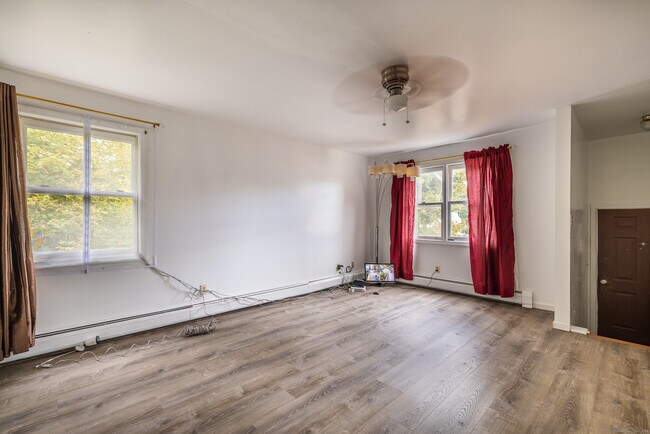 Building Photo - 97 Bowe Ave