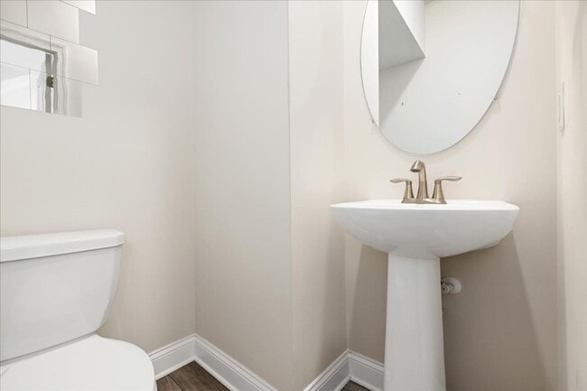 Building Photo - 1 month free with 24-month lease! Attracti...