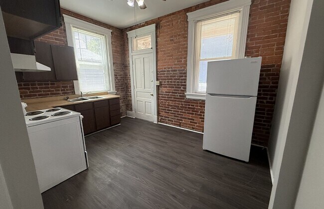 Building Photo - 3226 Bishop St