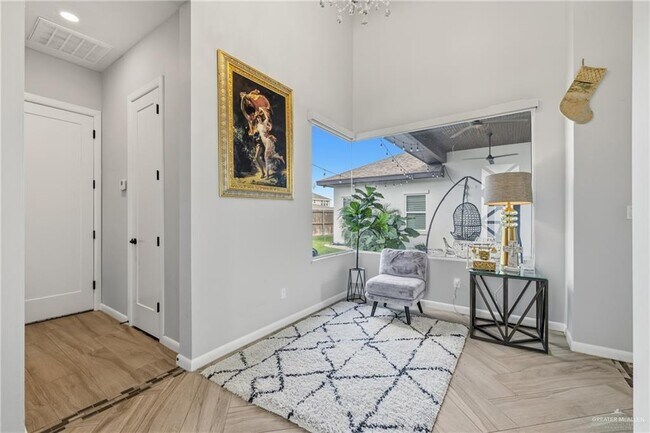 Building Photo - 27 Ensenada Ave