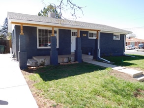 Building Photo - 1399 Scranton St