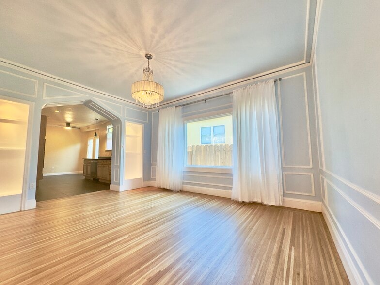 Building Photo - 2615 Maxwell Ave