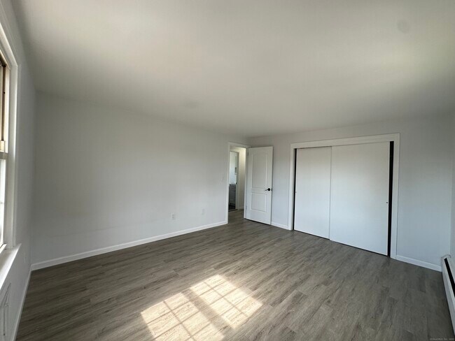 Building Photo - 43 Brewster Rd