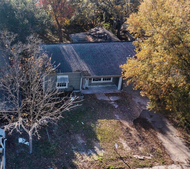 Building Photo - 3826 Landa Ln