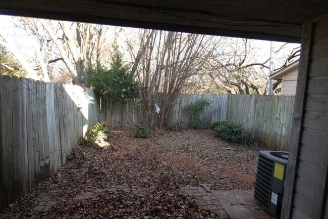 Building Photo - 2905 NE Tortoise Dr