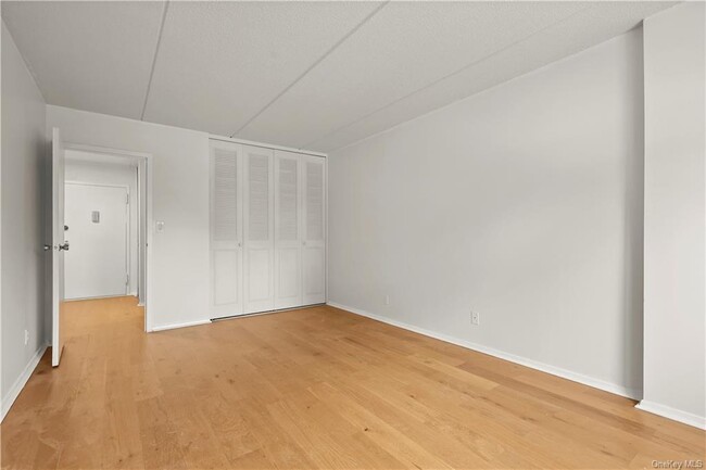 Building Photo - 470 Halstead Ave
