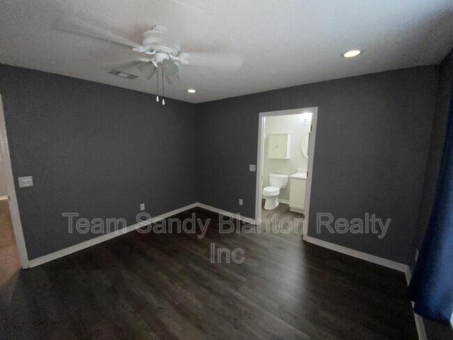 Building Photo - 10340 Chinaberry Ct
