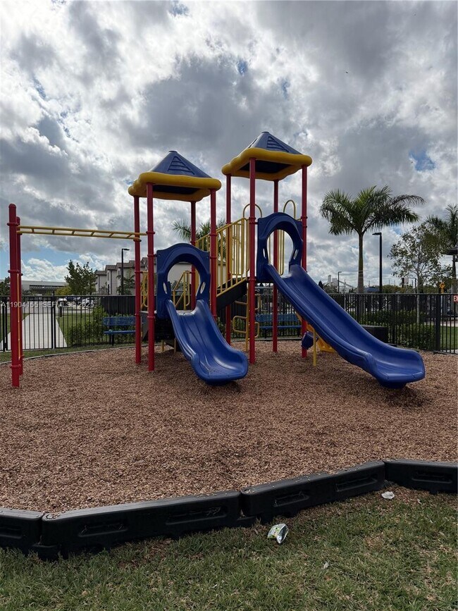 Building Photo - 23035 SW 129th Ave