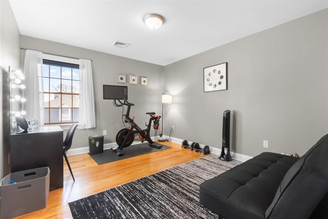 Building Photo - 67 W 36th St