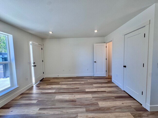 Building Photo - 1/2 OFF FIRST MONTHS RENT! New Construction, Beautiful, Townhomes! 2 & 3 BEDRM UNITS AVAILABLE