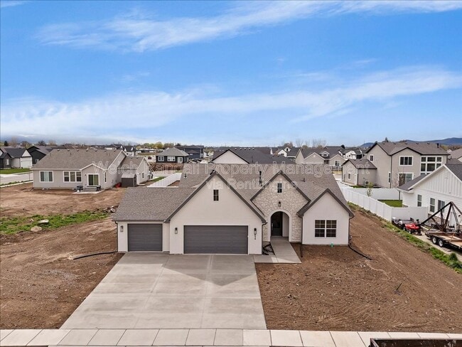 Building Photo - 834 E 300 N