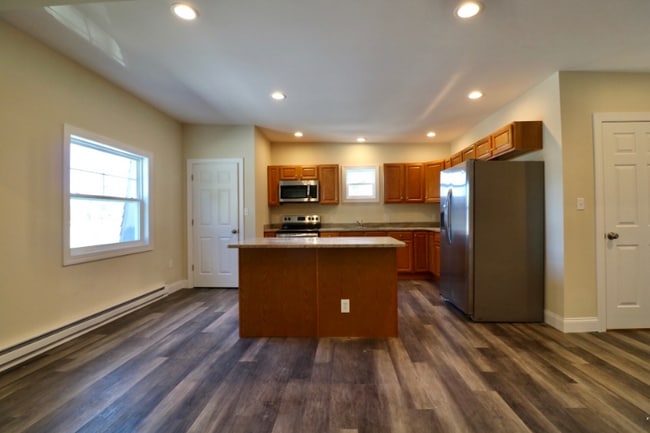 Building Photo - 120 Sans Dr