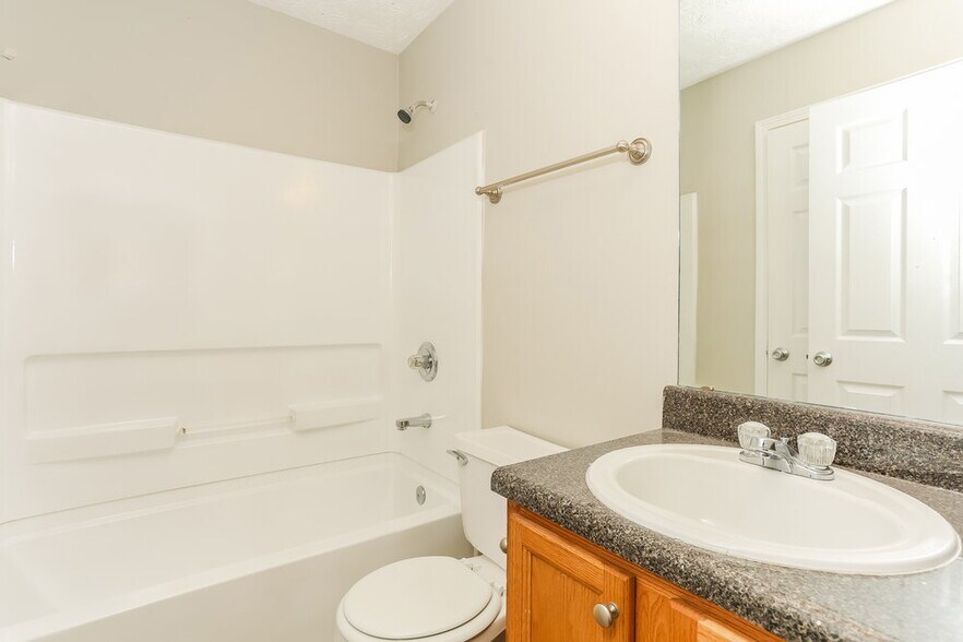 Building Photo - 3830 Riverside Pkwy