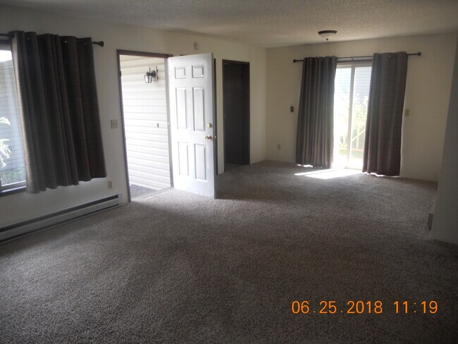 Building Photo - ONE07