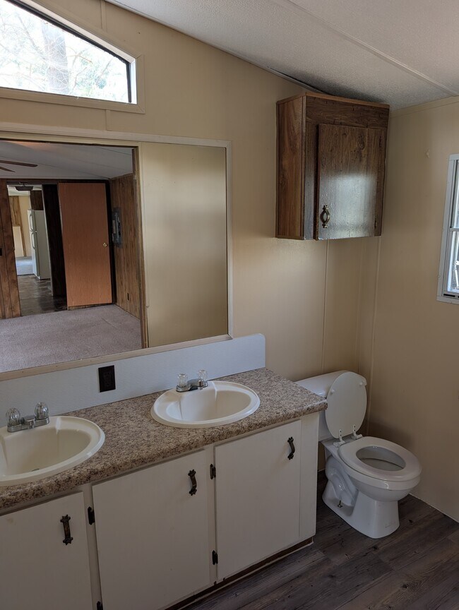 Building Photo - 233 Ransdell Ln