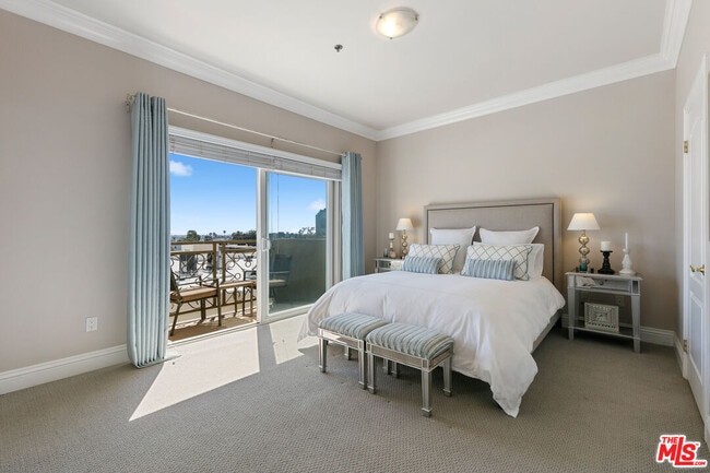 Building Photo - 11840 Dorothy St