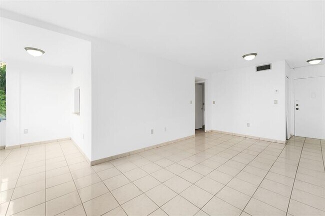 Building Photo - 250 180th Dr