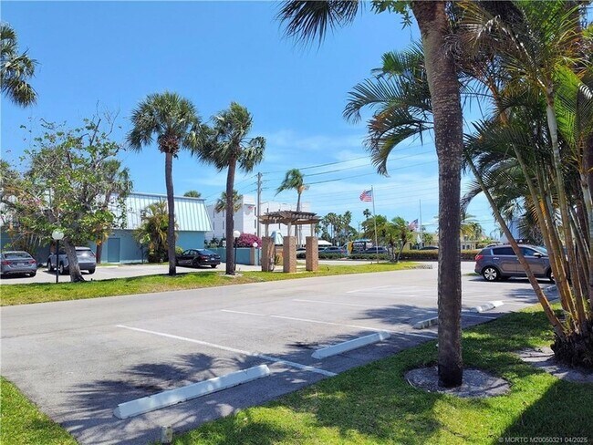 Building Photo - 950 S Kanner Hwy