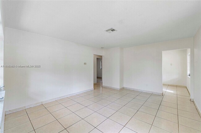 Building Photo - 5831 Taylor St