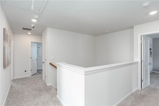 Building Photo - 607 Runnel Dr