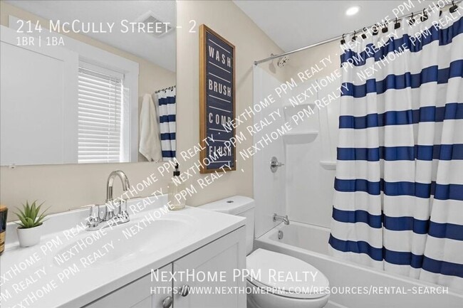 Building Photo - 214 McCully St