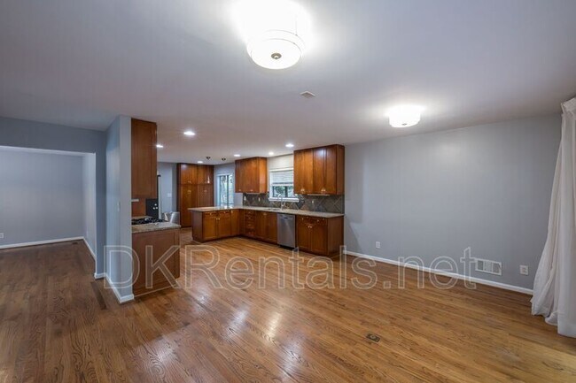 Building Photo - 1125 Trailmore Dr
