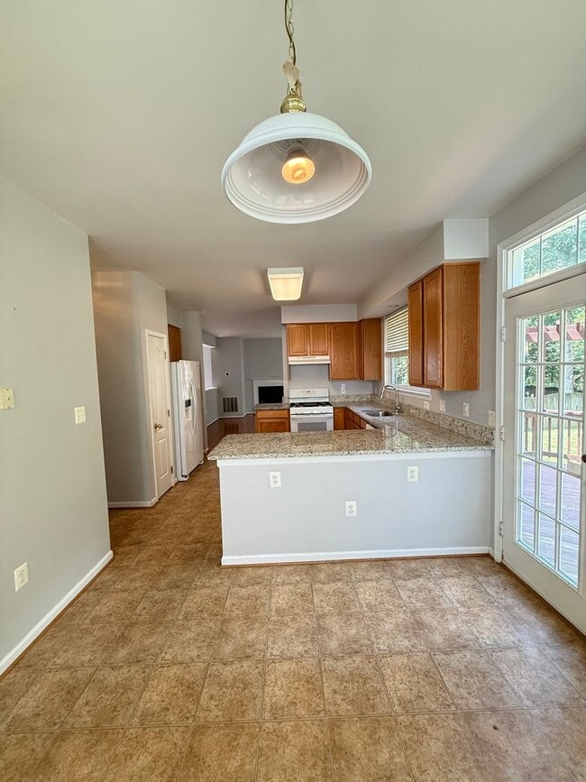Building Photo - 5106 Higgins Dr
