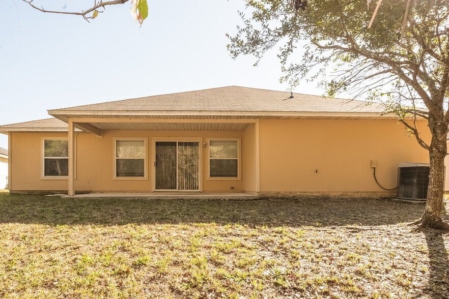 Building Photo - 11040 Apple Blossom Trail W