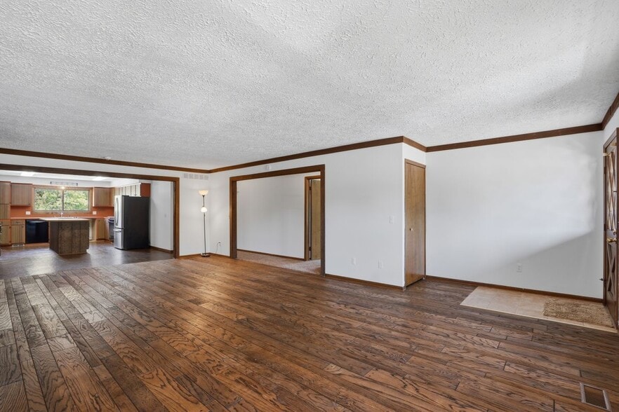Building Photo - 780 N Van Dyke Rd